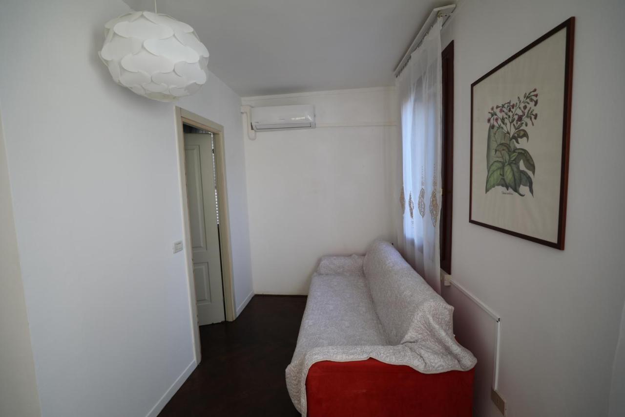 Lovely Apartment In Венеция Экстерьер фото
