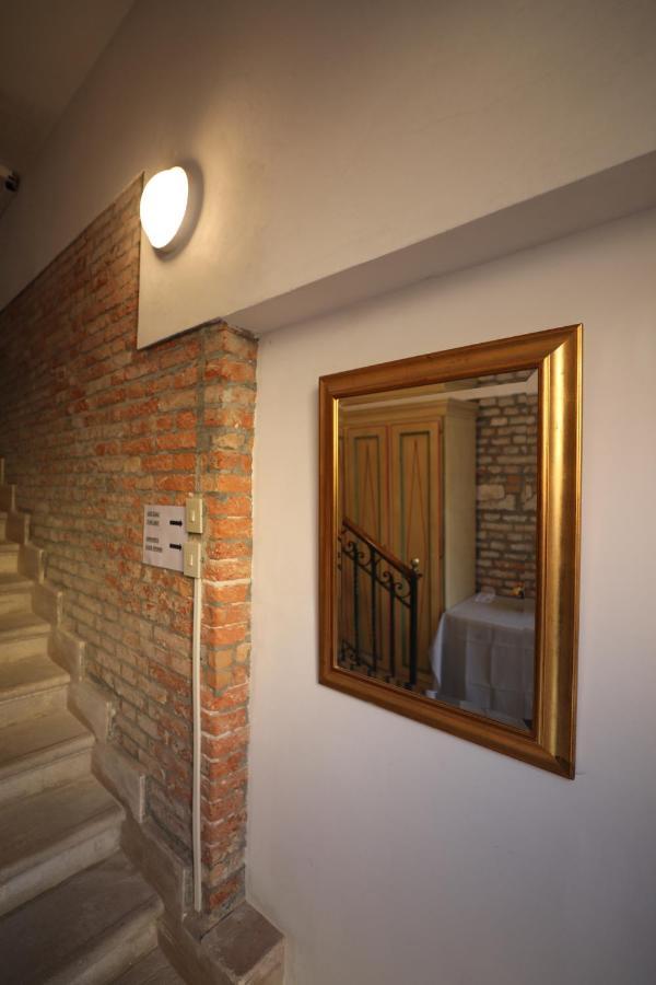 Lovely Apartment In Венеция Экстерьер фото